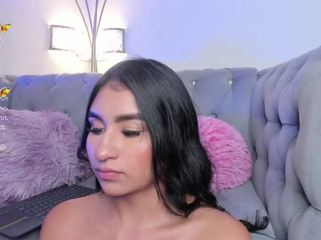 Live sex webcam photo for Zayyda #276728916