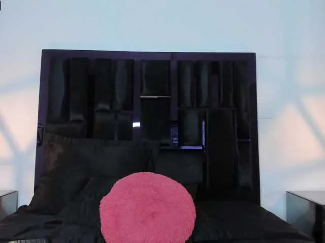 Live sex webcam photo for Zayyda #276932234