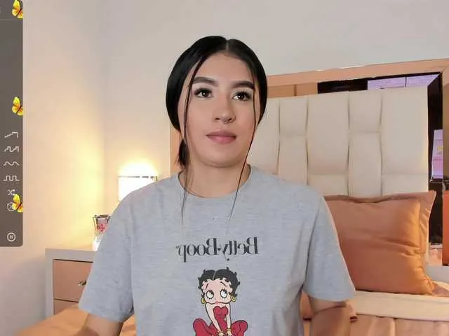 Live sex webcam photo for Zayyda #277165406