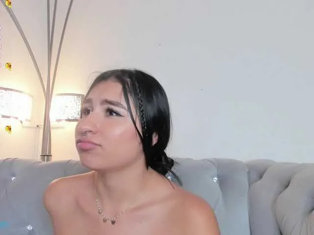 Live sex webcam photo for Zayyda #277301276