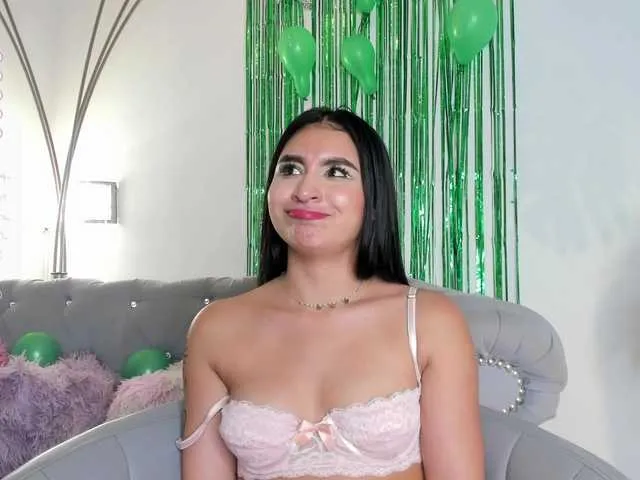 Live sex webcam photo for Zayyda #277533115