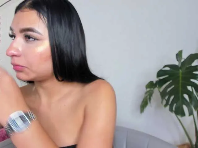 Live sex webcam photo for Zayyda #277840442