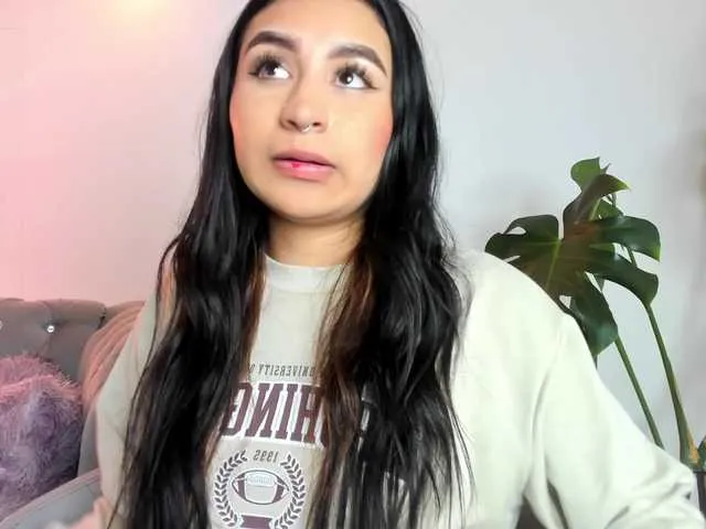 Live sex webcam photo for Zayyda #277968091