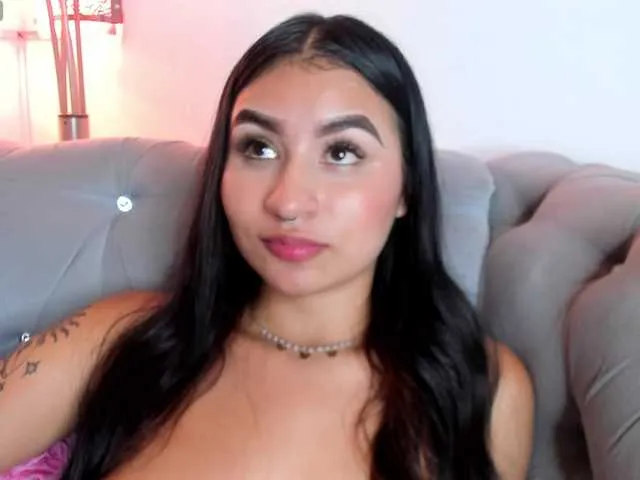 Live sex webcam photo for Zayyda #278091499