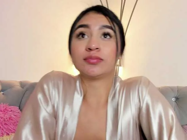 Live sex webcam photo for Zayyda #289489563