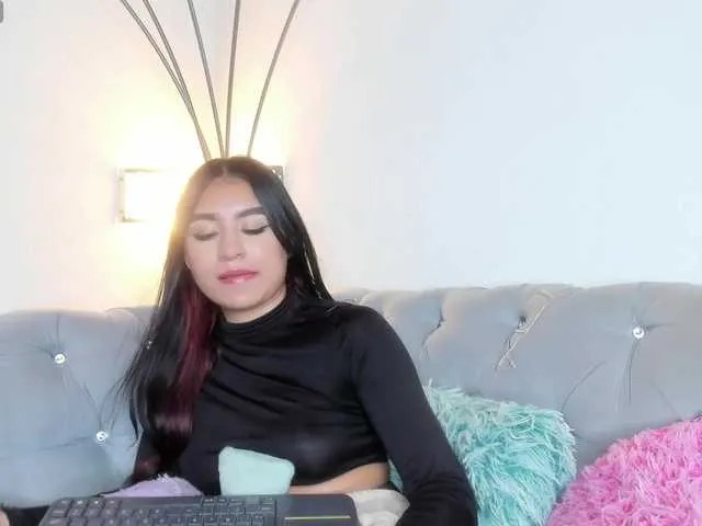 Live sex webcam photo for Zayyda #290232432