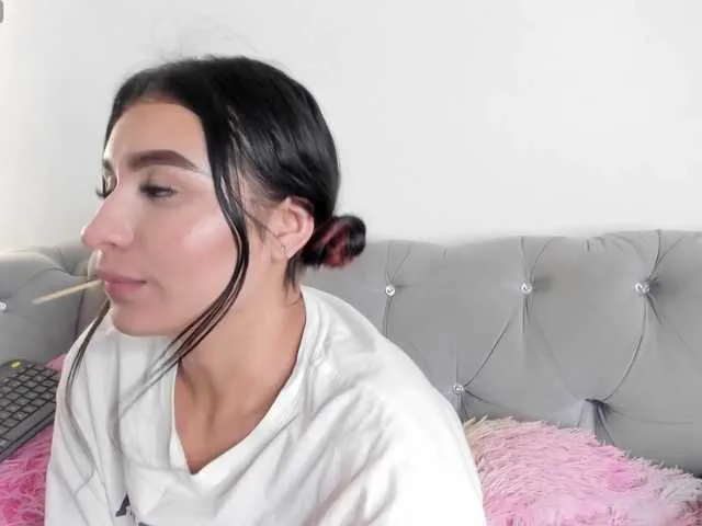 Live sex webcam photo for Zayyda #290283644