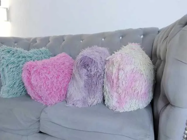 Live sex webcam photo for Zayyda #290289579