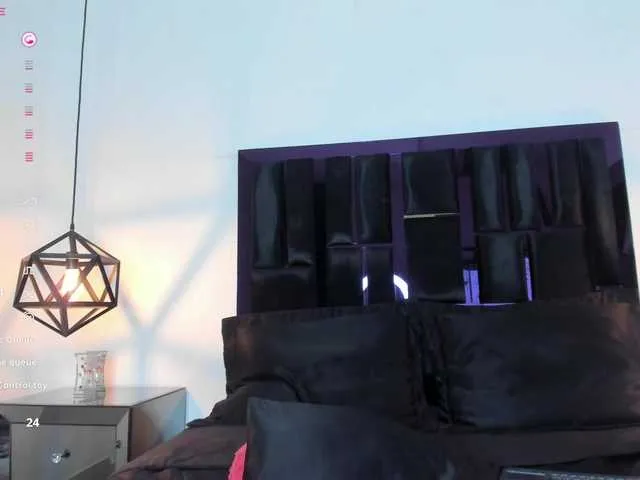 Live sex webcam photo for Zayyda #290397255