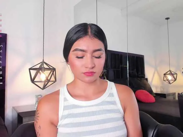 Live sex webcam photo for Zayyda #290409384