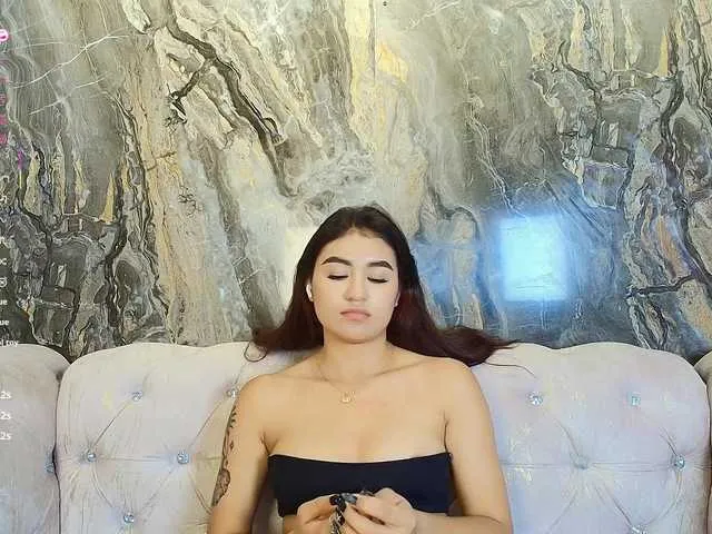 Live sex webcam photo for Zayyda #290578711