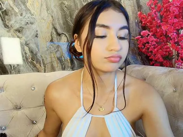 Live sex webcam photo for Zayyda #290632374