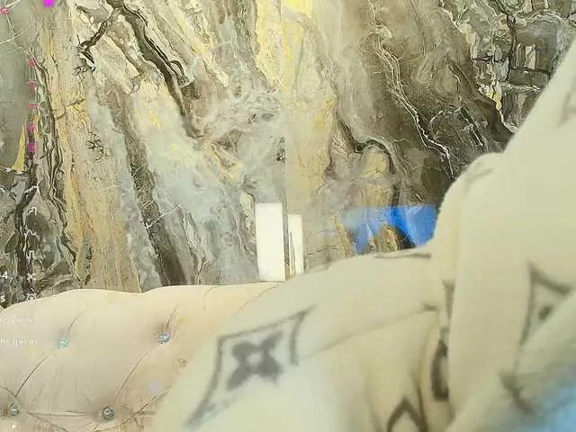 Live sex webcam photo for Zayyda #290761065