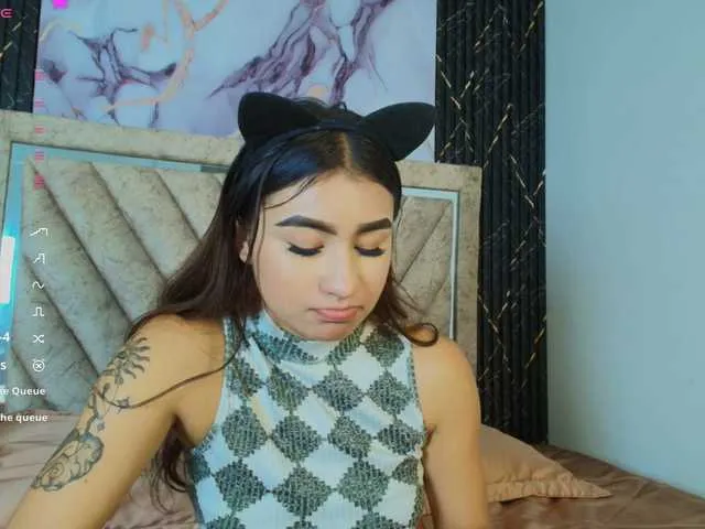 Live sex webcam photo for Zayyda #290855726