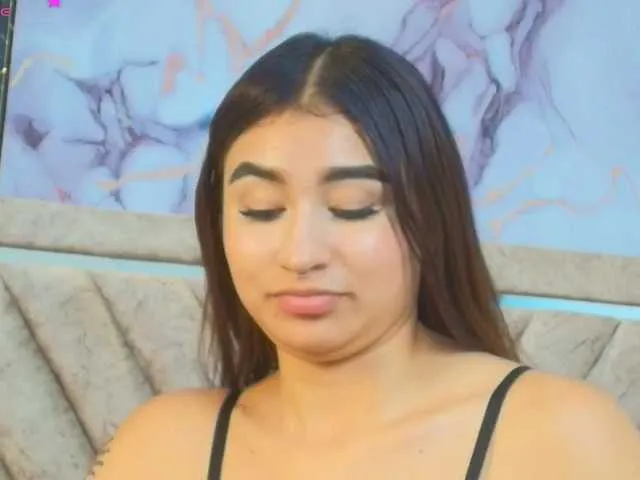 Live sex webcam photo for Zayyda #290884177