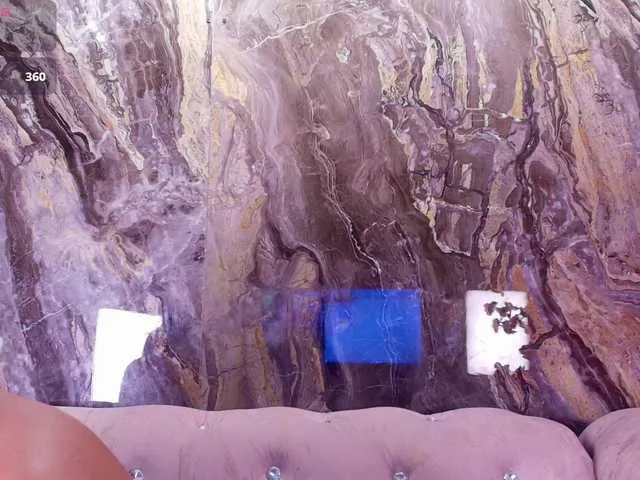 Live sex webcam photo for Zayyda #291610438