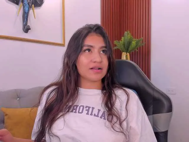 Live sex webcam photo for Zayyda #291834065