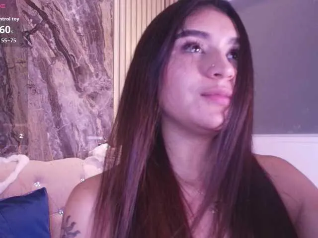 Live sex webcam photo for Zayyda #292052130