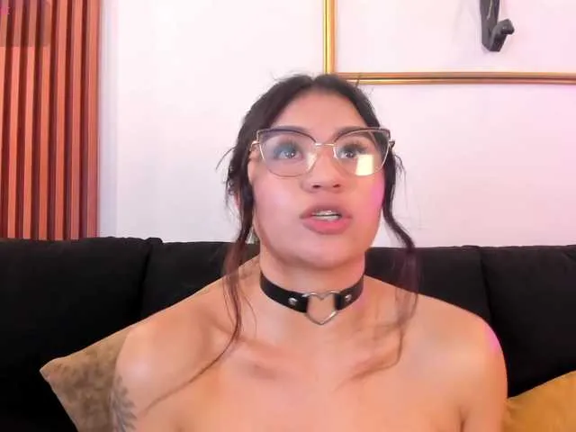 Live sex webcam photo for Zayyda #292078049