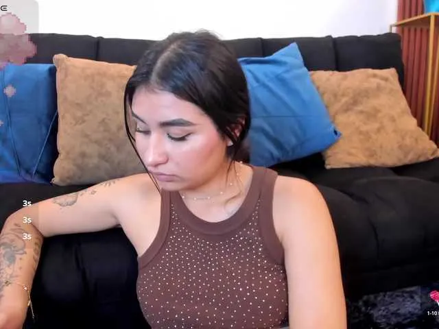 Live sex webcam photo for Zayyda #292103378