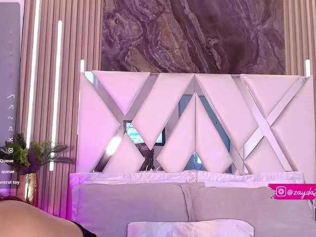 Live sex webcam photo for Zayyda #292389811