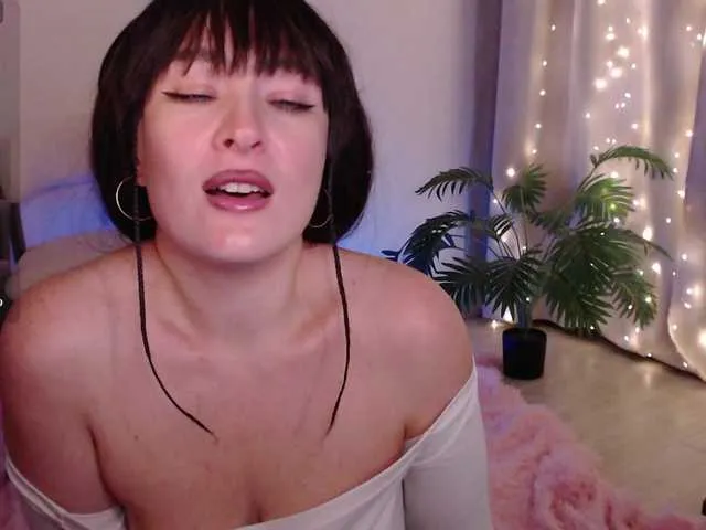 Live sex webcam photo for Zeeeme #293584358