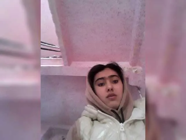 Live sex webcam photo for ZeleYxa #272303620