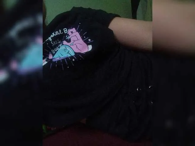 Live sex webcam photo for ZeleYxa #272325903