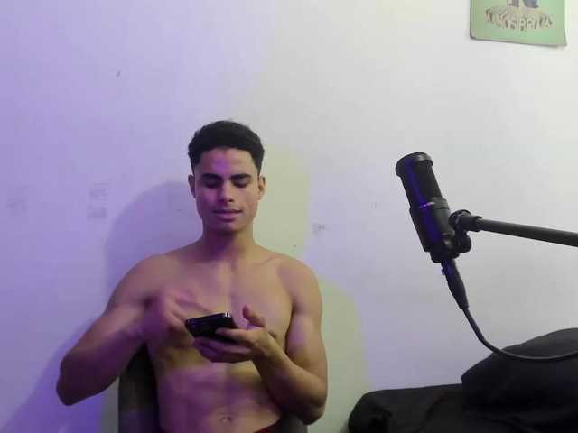 Live sex webcam photo for Zelhlzu #277202380