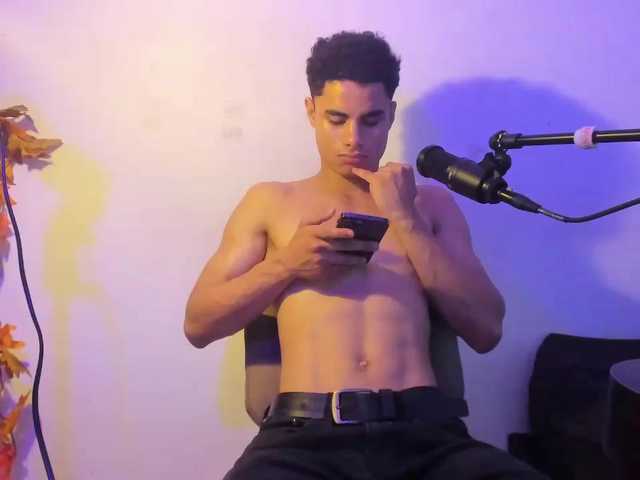 Live sex webcam photo for Zelhlzu #277218686