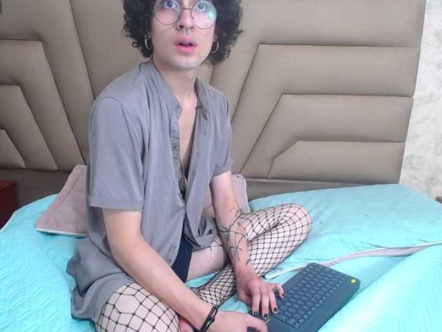 Live sex webcam photo for Zerooo- #277532584