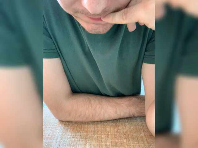 Live sex webcam photo for Zerozeroseven007 #275671351