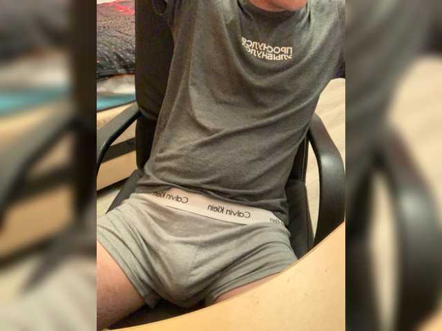 Live sex webcam photo for Zerozeroseven007 #276350244