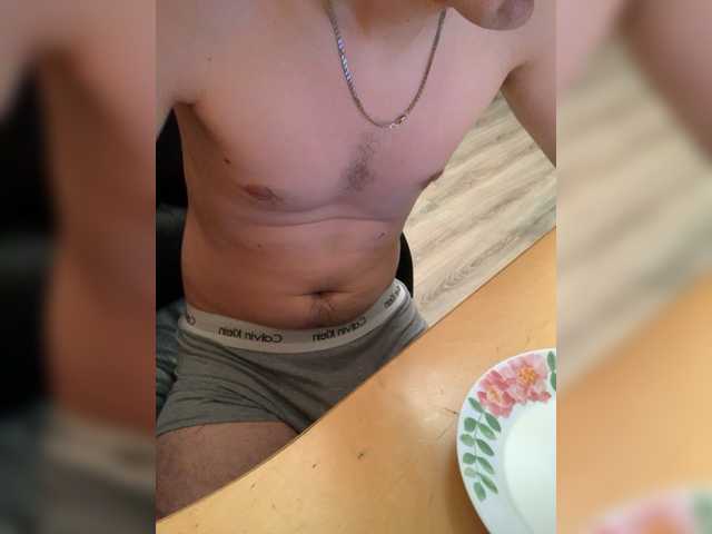 Live sex webcam photo for Zerozeroseven007 #276399546