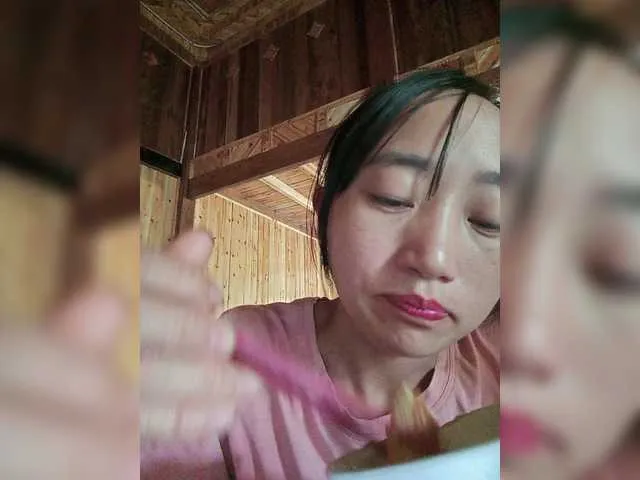 Live sex webcam photo for Zhan9 #288994693