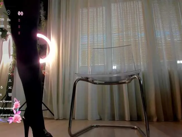 Live sex webcam photo for ZinaSquirts #290535126