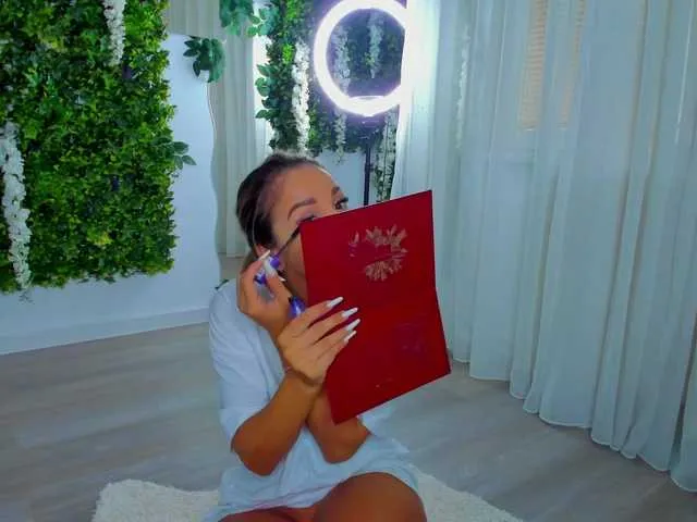 Live sex webcam photo for ZinaSquirts #291891430