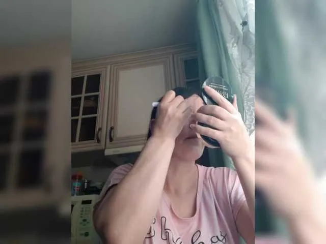 Live sex webcam photo for Zlykaa #291310900