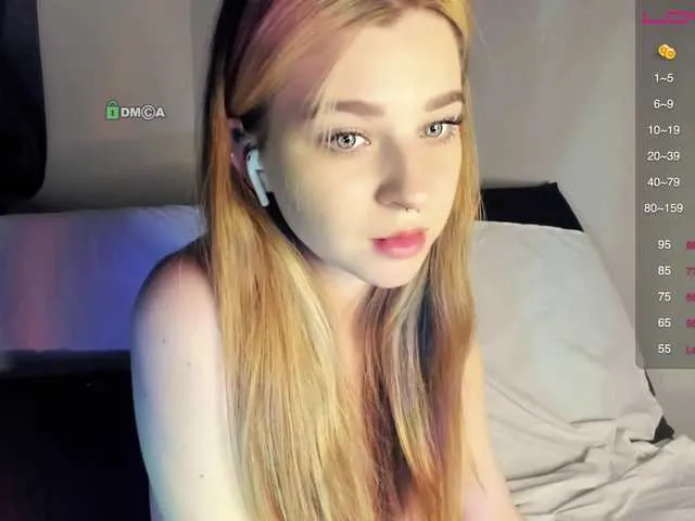 Live sex webcam photo for Zoe-0 #273981456