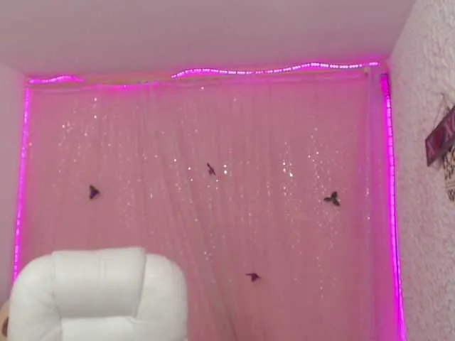 Live sex webcam photo for Zoe-19- #272587930