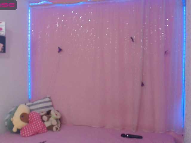 Live sex webcam photo for Zoe-19- #272777136