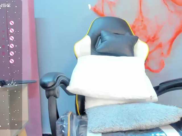 Live sex webcam photo for Zoe-4 #276560745