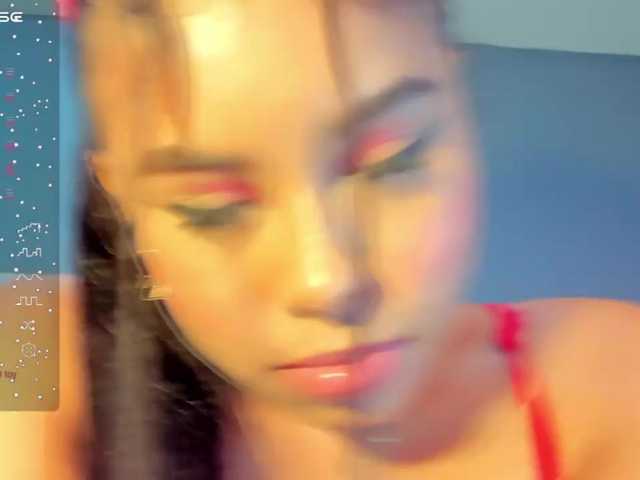 Live sex webcam photo for Zoe-4 #276602615