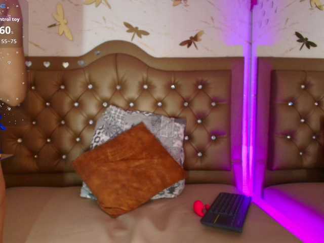 Live sex webcam photo for Zoe-Johnson #292092090