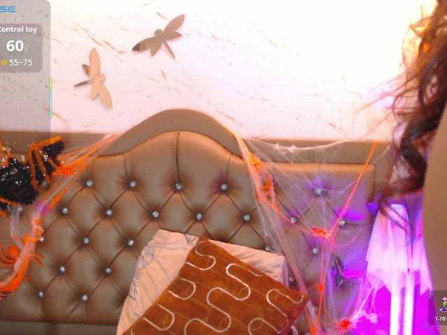 Live sex webcam photo for Zoe-Johnson #292179729