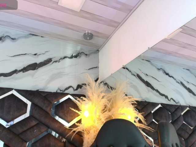 Live sex webcam photo for Zoe-Johnson #292231744