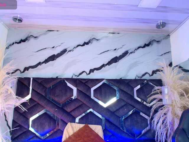 Live sex webcam photo for Zoe-Johnson #292278898