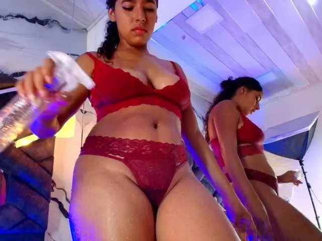 Live sex webcam photo for Zoe-Johnson #292331872