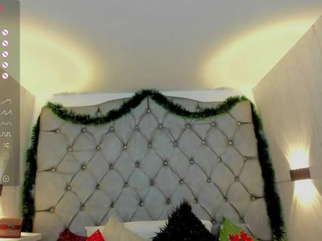 Live sex webcam photo for Zoe333 #276887542