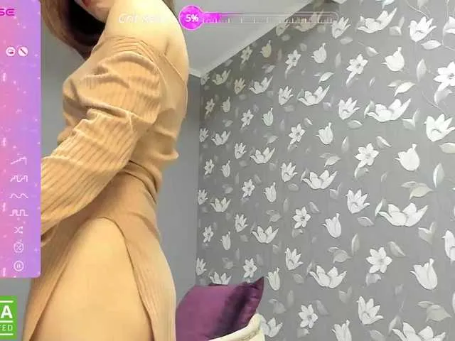 Live sex webcam photo for ZoeKlarxxx #277041773